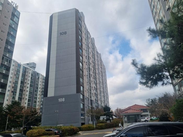 충청남도 서산시 남부순환로 767, 108동 12층1206호 (죽성동,서산삼성아파트)구) 충청남도 서산시 죽성동 74-1 아파트 경매 사진 1