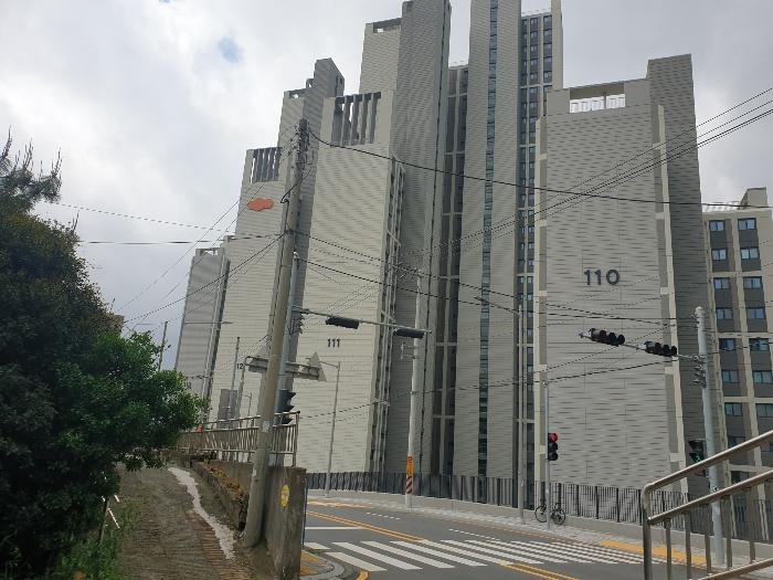 부산광역시 부산진구 진남로 455, 111동 20층2002호 (전포동,이편한세상시민공원1단지)구) 부산광역시 부산진구 전포동 927 아파트 경매 사진 1