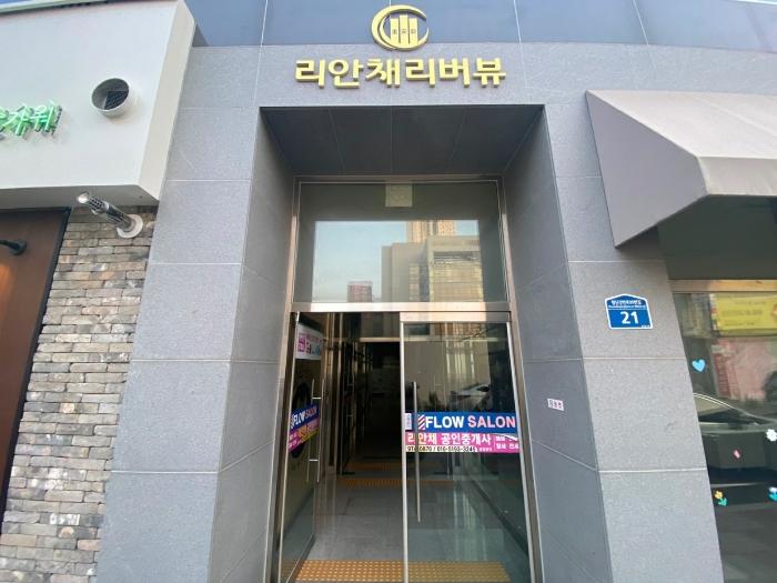 광주광역시 광산구 첨단강변로99번길 21, 3층 303호 (쌍암동,윤진리안채)구) 광주광역시 광산구 쌍암동 694-74 오피스텔 경매 사진 2
