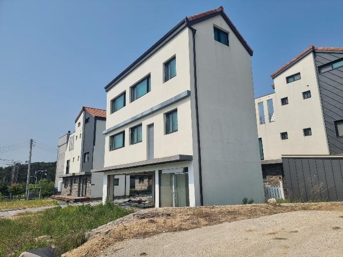 경상북도 울진군 울진읍 연지길 27, 1동 2층201호 (라움스토리)구) 경상북도 울진군 울진읍 연지리 759-3 다세대(빌라) 경매 사진 2