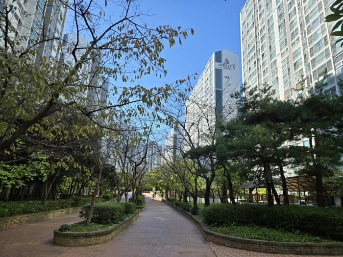 부산광역시 남구 분포로 111, 142동 14층1403호 (용호동,엘지메트로시티)구) 부산광역시 남구 용호동 176-30 아파트 경매 사진 1