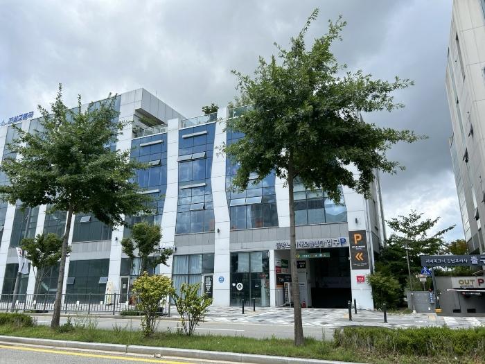 세종특별자치시 시청대로 115, 1층106호 (보람동,금강노을주건축물제1동)구) 세종특별자치시 보람동 703 근린상가 경매 사진 3