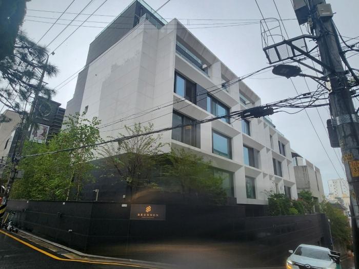 서울특별시 강남구 도산대로99길 68, 1층102호 (청담동,청담브르넨)구) 서울특별시 강남구 청담동 114-9 아파트 경매 사진 1