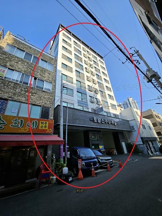 부산광역시 중구 보수대로56번길 12, 9층901호 (부평동4가,로얄스카이캐슬주건축물제1동)구) 부산광역시 중구 부평동4가 15-1 아파트 경매 사진 1