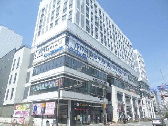 전북특별자치도 전주시 덕진구 송천동2가 1329-1 로마네시티현대썬앤빌전주 1층141호 근린상가 경매 사진 3