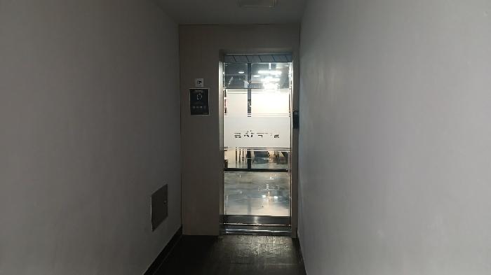 경상남도 거창군 거창읍 거열로1길 100-24, 상가동 2층2201호 (나리안길아파트)구) 경상남도 거창군 거창읍 중앙리 2-21 근린상가 경매 사진 9