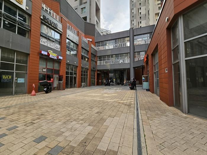 인천광역시 서구 청라커낼로288번길 26, 1층138호 (청라동,현대썬앤빌더테라스)구) 인천광역시 서구 청라동 157-10 근린상가 경매 사진 8