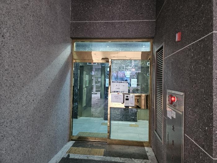 경상남도 창원시 의창구 동읍 의창대로 909, 4층 401호 (창원2차비룡벨로스텔라)구) 경상남도 창원시 의창구 동읍 용잠리 230-19 아파트 경매 사진 2