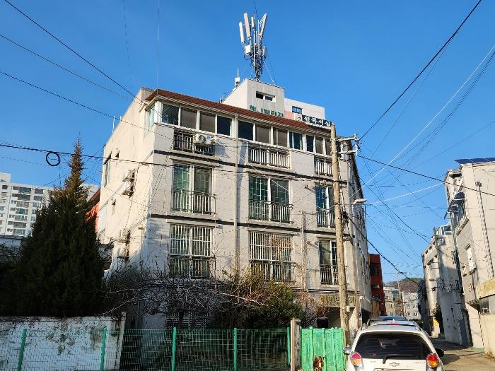 경상남도 진주시 진주대로1197번길 8, 1층101호 (봉곡동,혜인빌리지)구) 경상남도 진주시 봉곡동 476-3 다세대(빌라) 경매 사진 1