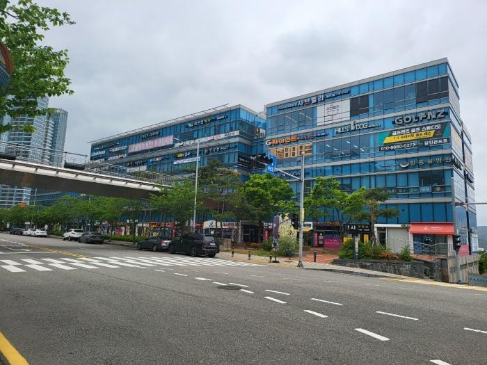 부산광역시 해운대구 좌동순환로433번길 30-1, 판매동 1층134호 (중동,해운대힐스테이트위브)구) 부산광역시 해운대구 중동 1809 근린상가 경매 사진 1