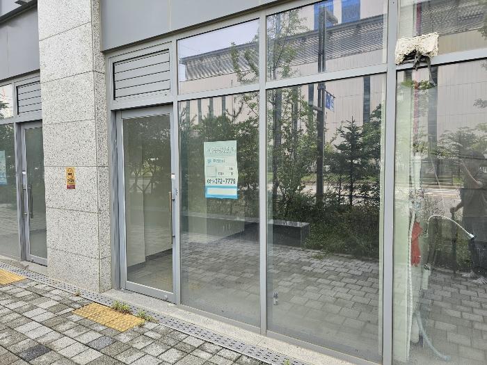 경기도 화성시 동탄기흥로 614, 1층116호 (영천동,더퍼스트타워투)구) 경기도 화성시 영천동 835-1 근린상가 경매 사진 2