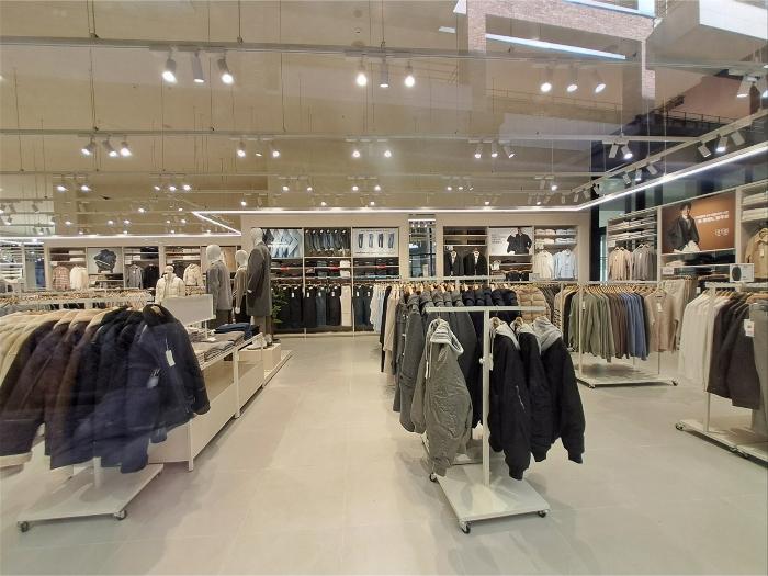 경상남도 양산시 물금읍 증산역로 177, 1층1-043호 (라피에스타양산)구) 경상남도 양산시 물금읍 가촌리 1292 근린상가 경매 사진 4
