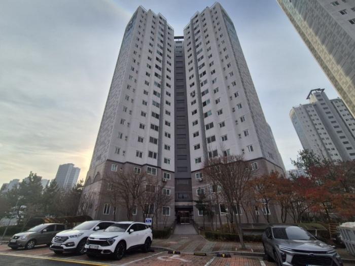 전북특별자치도 군산시 수송동로 100, 110동 12층1203호 (수송동,군산수송세영리첼아파트)구) 전북특별자치도 군산시 수송동 830-1 아파트 경매 사진 2