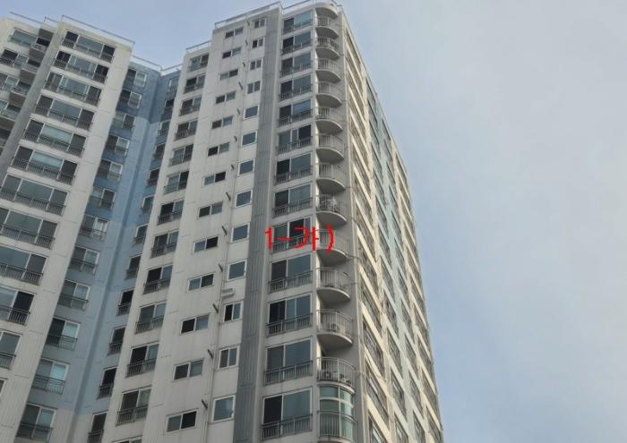 전북특별자치도 군산시 수송동로 100, 110동 12층1203호 (수송동,군산수송세영리첼아파트)구) 전북특별자치도 군산시 수송동 830-1 아파트 경매 사진 3