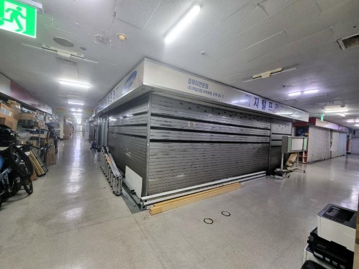 부산광역시 사상구 낙동대로 910, 3층비346호 (감전동,마트월드)구) 부산광역시 사상구 감전동 502-1 근린상가 경매 사진 2