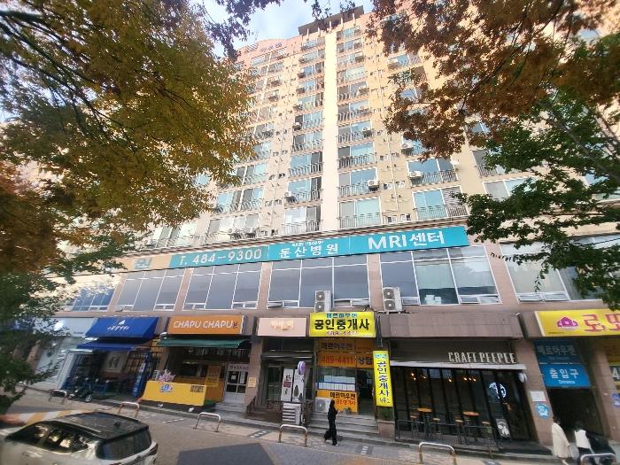 대전광역시 서구 대덕대로175번길 60, 8층817호 (둔산동,메르하우젠)구) 대전광역시 서구 둔산동 1119 아파트 경매 사진 2