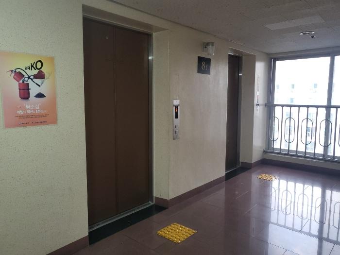 대전광역시 서구 대덕대로175번길 60, 8층817호 (둔산동,메르하우젠)구) 대전광역시 서구 둔산동 1119 아파트 경매 사진 4