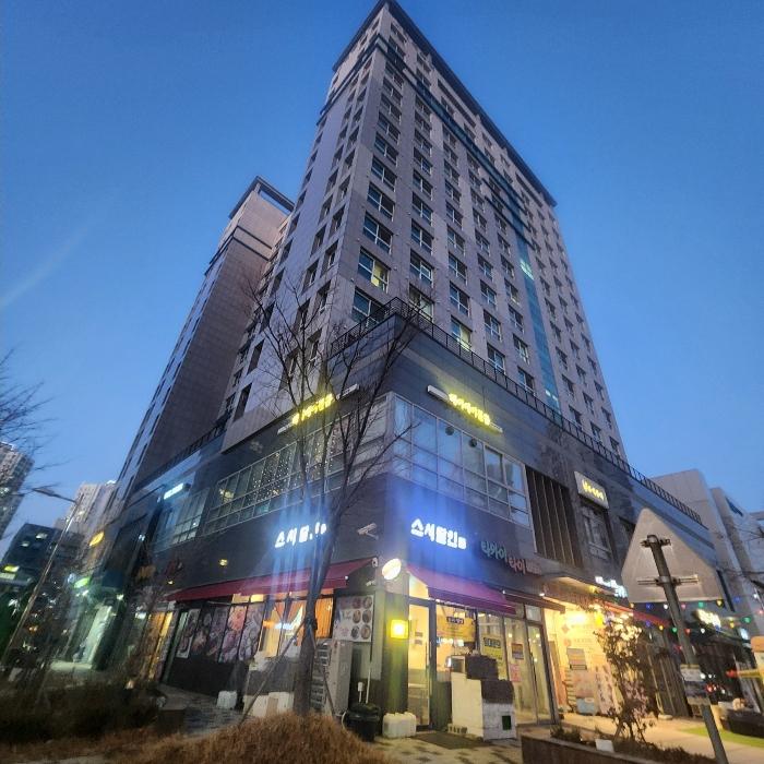 인천광역시 서구 청라에메랄드로76번길 7, 1층103호 (청라동,청라디오스텔)구) 인천광역시 서구 청라동 167-29 근린상가 경매 사진 2