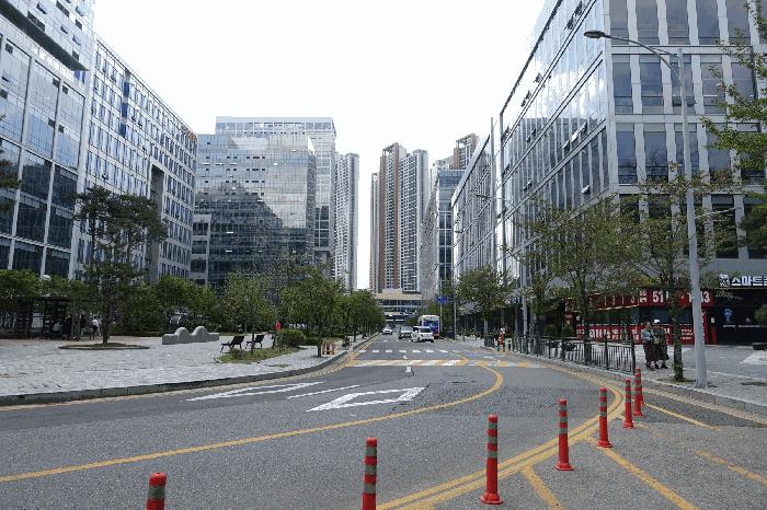 경기도 안양시 동안구 호계동 555-34 안양2차에스케이브이원센터 1층131호 근린상가 경매 사진 2