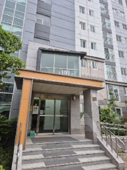 전라남도 나주시 빛가람동 850 에듀캐슬아파트 제103동 제7층 제702호 아파트 경매 사진 2