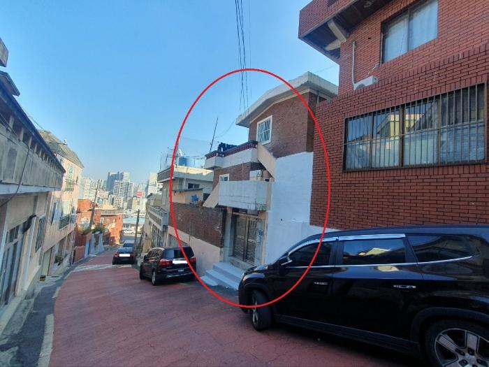 부산광역시 동구 좌천동 727-2 주택 경매 사진 2