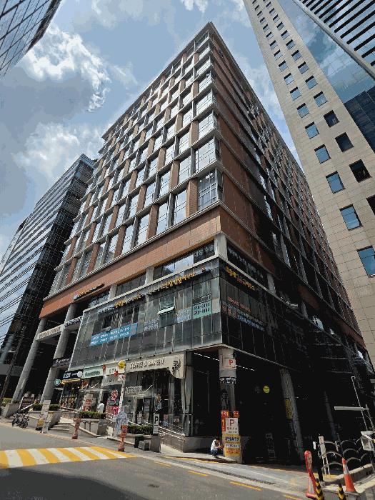 서울특별시 강남구 역삼동 825-20 강남역센트럴푸르지오시티 1층센트럴애비뉴110호 근린상가 경매 사진 3