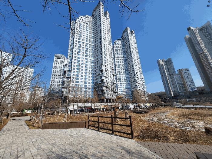 경기도 수원시 영통구 법조로 38, 101동 27층2703호 (하동,광교더샵레이크파크)구) 경기도 수원시 영통구 하동 1019 오피스텔 경매 사진 6
