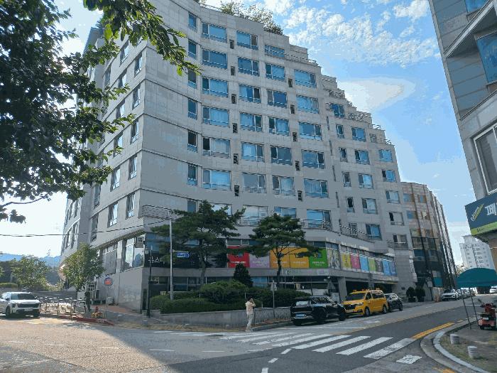 대전광역시 유성구 지족동 863-2 계룡리슈빌스카이 1층102호 근린상가 경매 사진 1