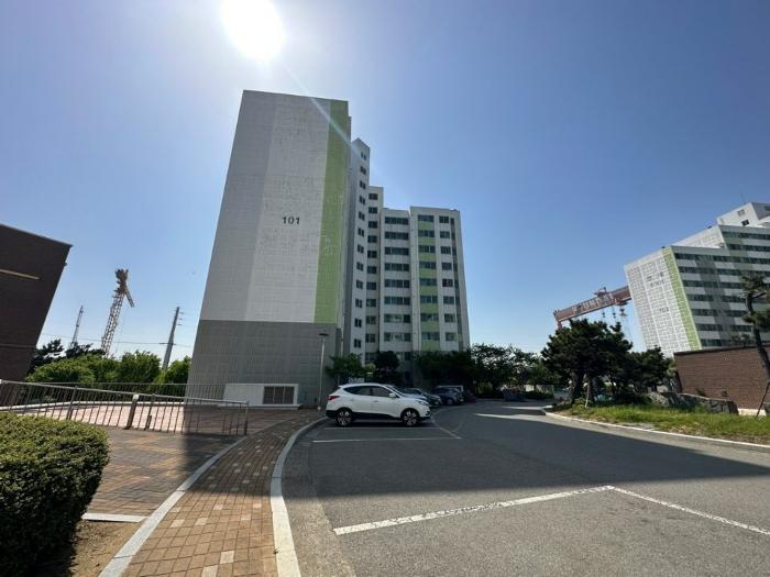울산광역시 동구 화잠로 51, 101동 3층301호 (방어동,현대중공업(주)외국인아파트)구) 울산광역시 동구 방어동 1064 아파트 경매 사진 1