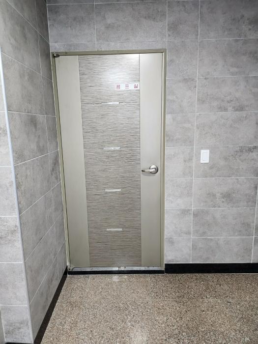 부산광역시 중구 보수대로124번길 65, 4층403호 (보수동2가,수목하우스에이동)구) 부산광역시 중구 보수동2가 89-10 오피스텔 경매 사진 2