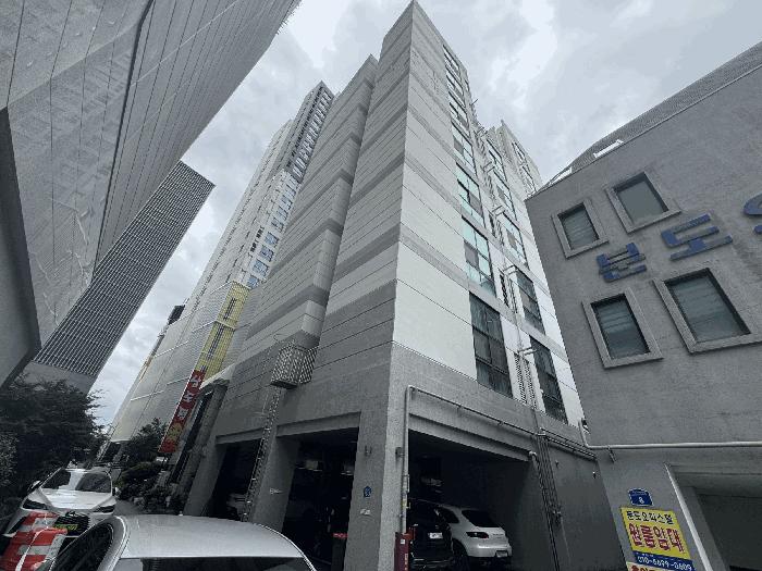 광주광역시 동구 수기동 89 충장홀리어스오피스텔주건축물 제1동 제3층 제303호 오피스텔 경매 사진 2