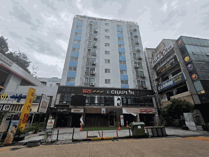 대전광역시 서구 둔산동 1086 둔산플러스 3층303호 아파트 경매 사진 2