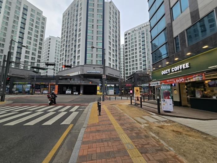 경기도 수원시 영통구 에듀타운로 102, 에이동 1층125호 (이의동,광교중앙역에스케이뷰)구) 경기도 수원시 영통구 이의동 1348 근린상가 경매 사진 20