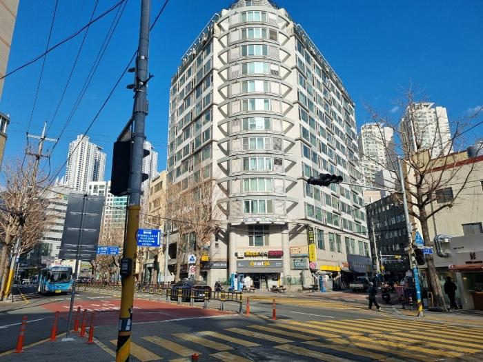 부산광역시 부산진구 동천로 134, 2층206호 (전포동,삼정코아)구) 부산광역시 부산진구 전포동 878-26 오피스텔 경매 사진 1