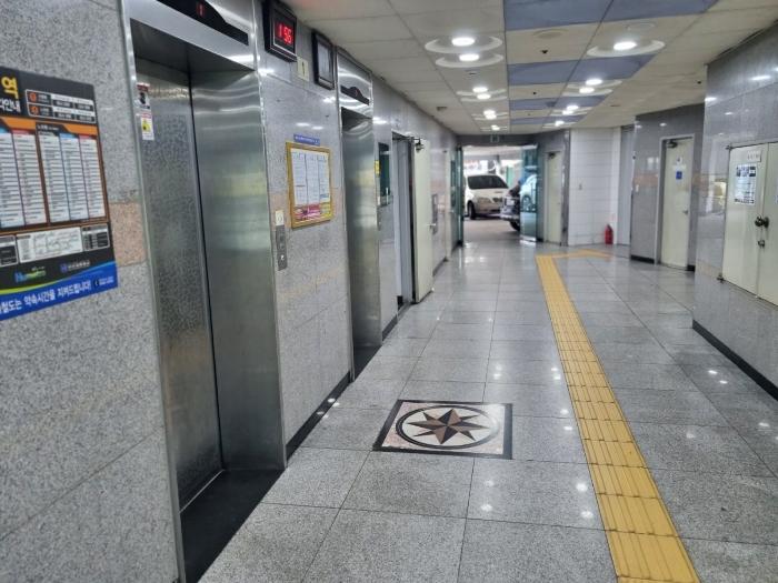 부산광역시 부산진구 동천로 134, 2층206호 (전포동,삼정코아)구) 부산광역시 부산진구 전포동 878-26 오피스텔 경매 사진 3