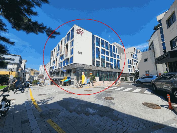 서울특별시 중구 묵정동 35 힐스테이트남산 101동 지1층비111호 근린상가 경매 사진 1