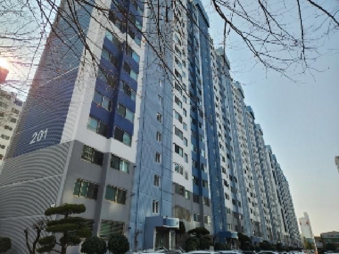 광주광역시 서구 치평로 15, 제201동 제1층 제108호 (치평동,라인대주아파트)구) 광주광역시 서구 치평동 1171-6 아파트 경매 사진 1