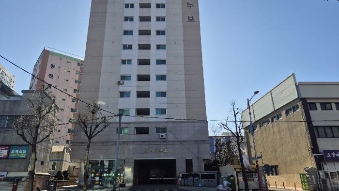 인천광역시 중구 제물량로 121-1, 9층902호 (답동,아르누보)구) 인천광역시 중구 답동 43-4 아파트 경매 사진 1