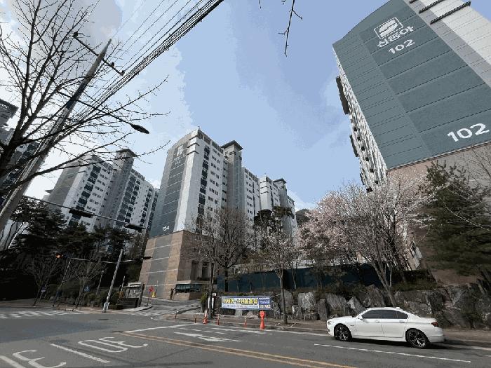 경상북도 경산시 옥곡동 85-1 성암산신동아파밀리에아파트 105동 6층601호 아파트 경매 사진 2