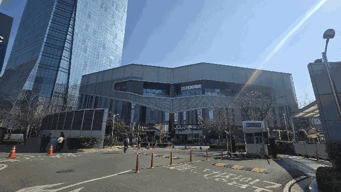 부산광역시 남구 문현동 1229-1 부산국제금융센터 2층에이205호 근린상가 경매 사진 2