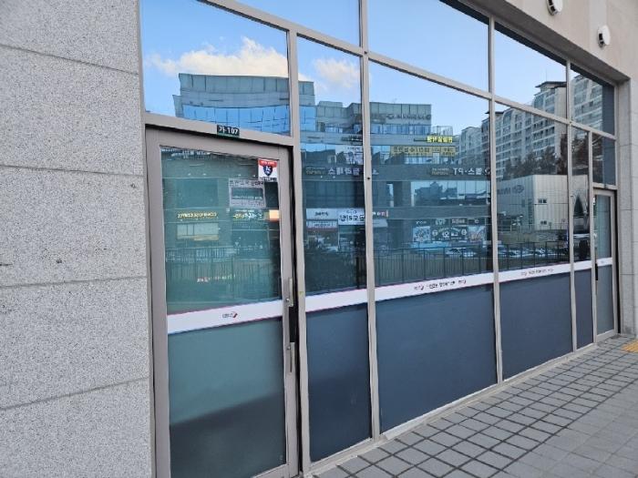 경기도 오산시 동부대로 332-13, 가동 1층가-107호 (고현동,오산더테라스퀘어)구) 경기도 오산시 고현동 12 근린상가 경매 사진 2