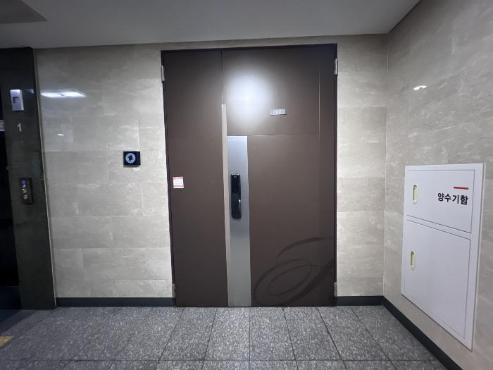 경기도 용인시 수지구 성복1로164번길 13, 206동 1층102호 (성복동,버들치마을성복힐스테이트2차)구) 경기도 용인시 수지구 성복동 759 아파트 경매 사진 2