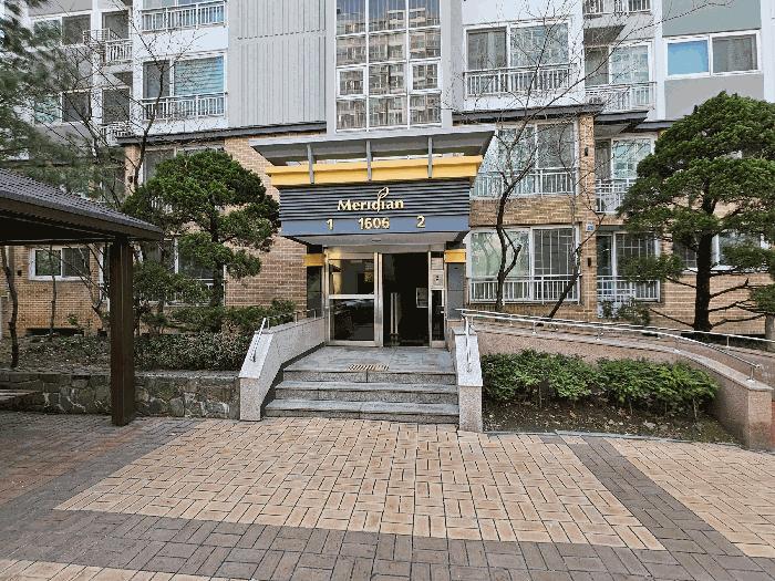 경기도 용인시 기흥구 동백동 574 호수마을월드메르디앙 1606동 3층302호 아파트 경매 사진 2