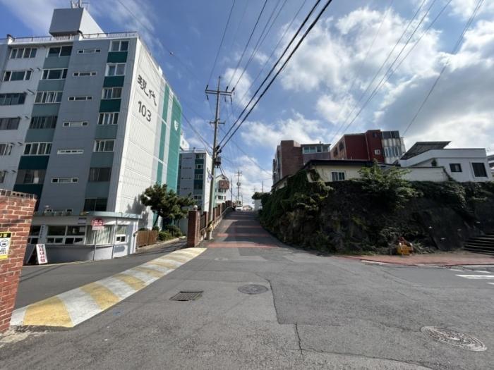 제주특별자치도 제주시 만덕로3길 26, 105동 3층304호 (건입동,현대아파트)구) 제주특별자치도 제주시 건입동 940-3 아파트 경매 사진 17