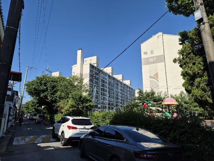 충청북도 청주시 흥덕구 1순환로513번길 33, 106동 8층 805호 (신봉동,신봉동삼정백조아파트)구) 충청북도 청주시 흥덕구 신봉동 310 아파트 경매 사진 1