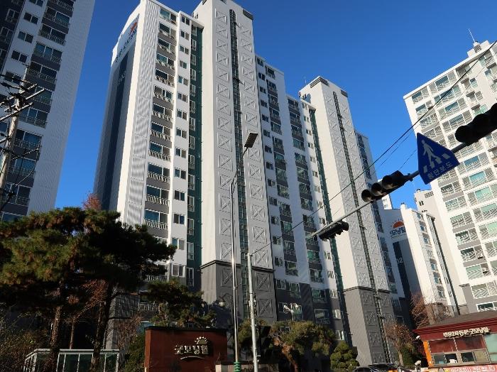 경기도 구리시 동구릉로53번길 17, 203동 7층701호 (인창동,구리인창2차 동문굿모닝힐)구) 경기도 구리시 인창동 706 아파트 경매 사진 1