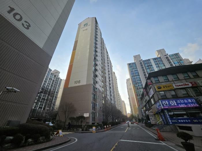 인천광역시 부평구 원적로 361, 106동 17층1703호 (산곡동,한화)구) 인천광역시 부평구 산곡동 124-23 아파트 경매 사진 1