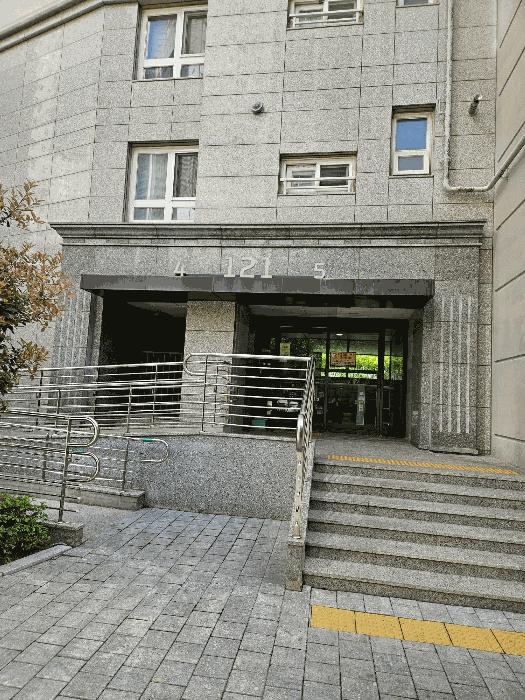 부산광역시 남구 대연동 1872 대연롯데캐슬레전드1단지 121동 10층1004호 아파트 경매 사진 2