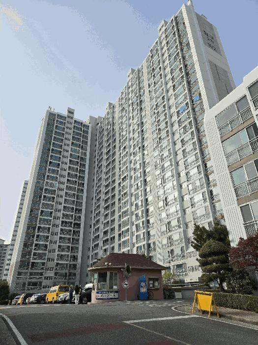 부산광역시 부산진구 연지동 23-17 연지2차청구아파트 102동 21층2112호 아파트 경매 사진 2
