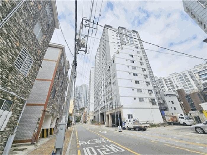부산광역시 서구 서대신동1가 34-2 대신에코팰리스 8층805호 아파트 경매 사진 2